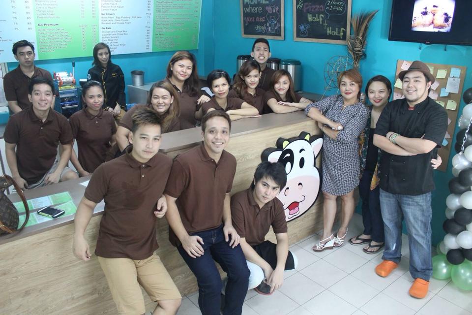 The Bubblicitea staff with the owners